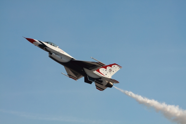 USAF Air Demonstration Squadron , “Thunderbirds” （Photo：Yoshitomo Aoki）