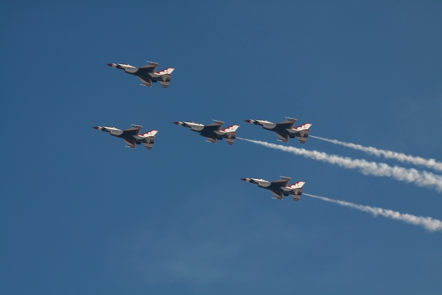 USAF Air Demonstration Squadron , “Thunderbirds” （Photo：Yoshitomo Aoki）